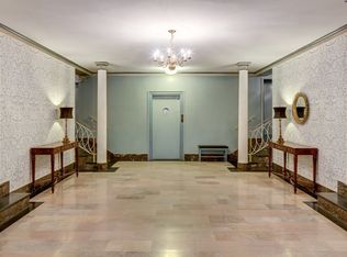 223 E 61st St APT 1F, New York, NY 10065