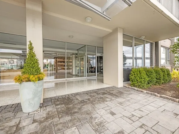 166-25 Powell Cove Boulevard image 25 of 37