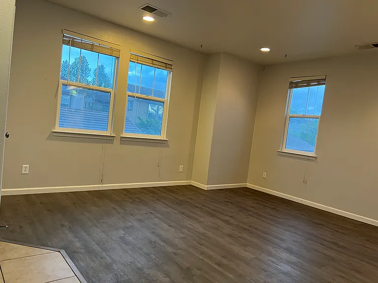 372 W Erics Way — Photo 9