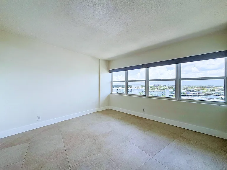 3250 NE 28th St #809 — Photo 8