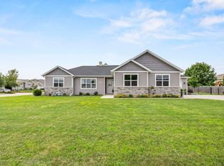 825 S Lincoln St, Hortonville, WI 54944