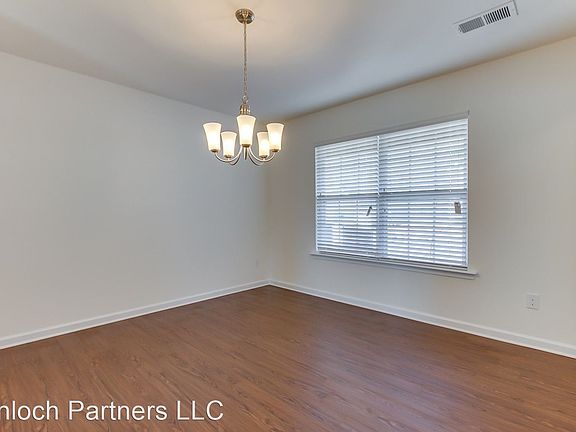 5th image of 639 Willow Bank Lndg