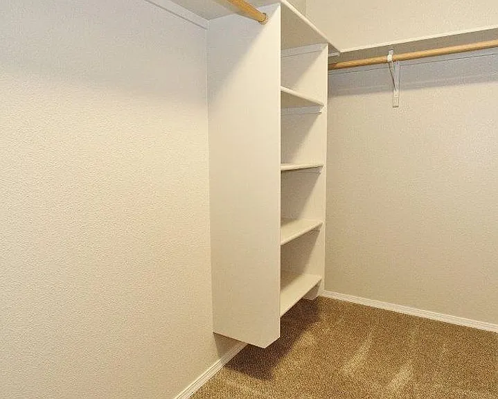 1642 N Pewter Ave — Photo 16
