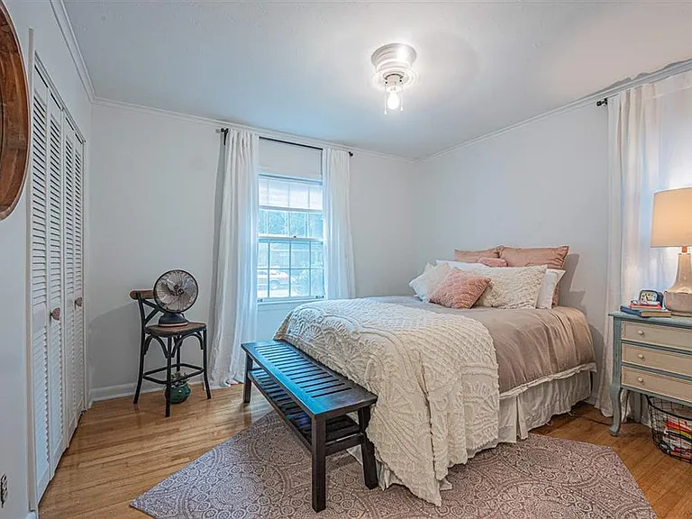 1639 Ivy Rd — Photo 20