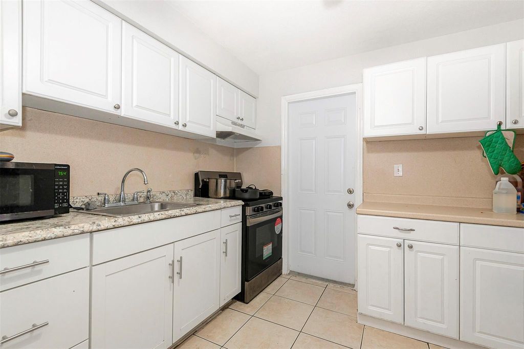 404 NE 4th Street, photo 5