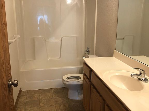4th image of 1304 NW Willow Dr #1304