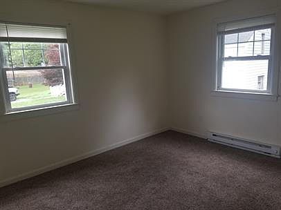 5th image of 402 Cherrydale Ave