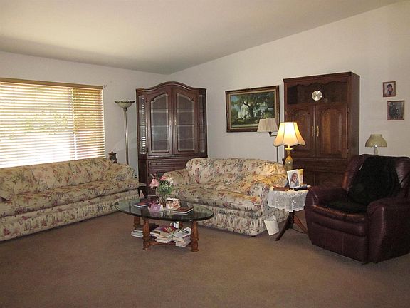 4th image of 49420 Pierce Dr