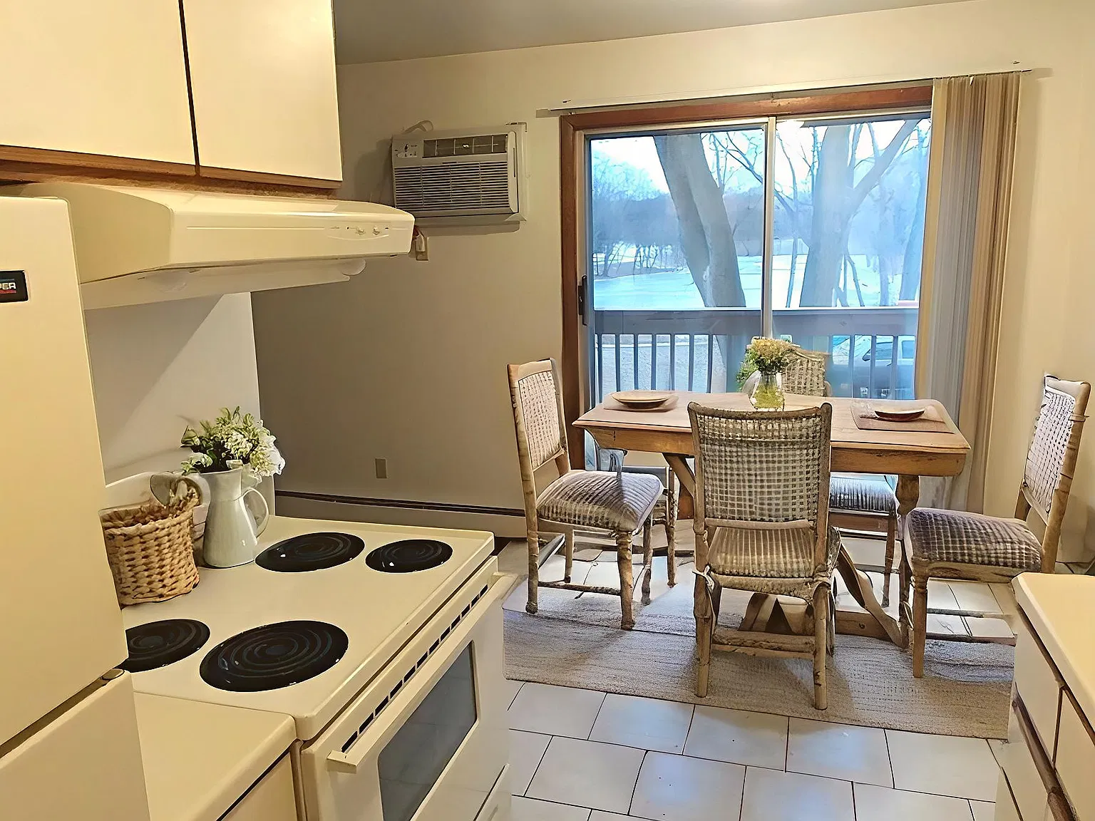 2 bed, 1.5 bath, 1200 sqft, $1,450 — Photo 4