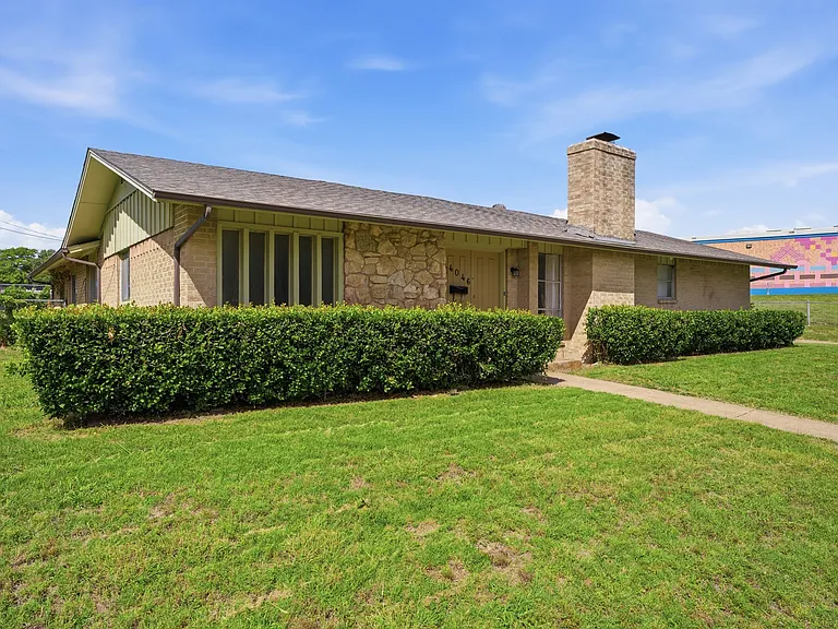 14046 Rolling Hills Ln — Photo 1