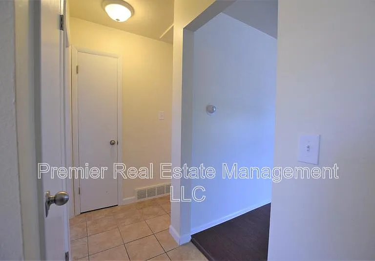 1885 S Clermont St — Photo 10