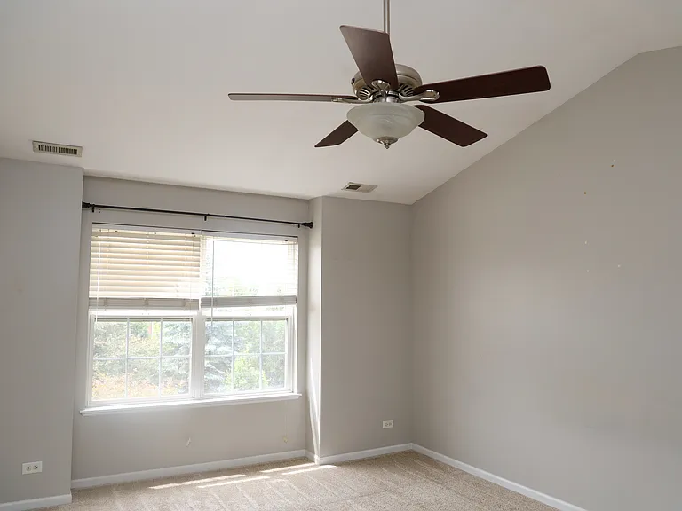 217 Comstock Dr — Photo 35