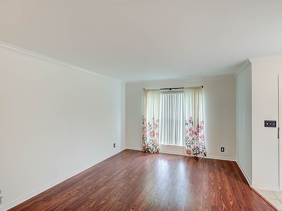 5th image of 10013 Carlsbad Dr