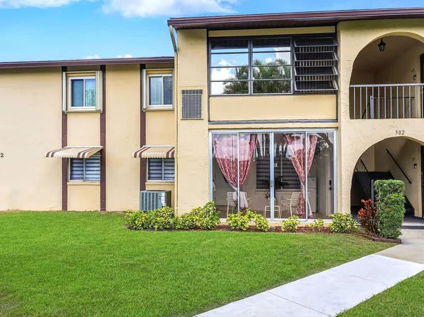302 Pine Ridge Circle #A-2, Greenacres, FL 33463