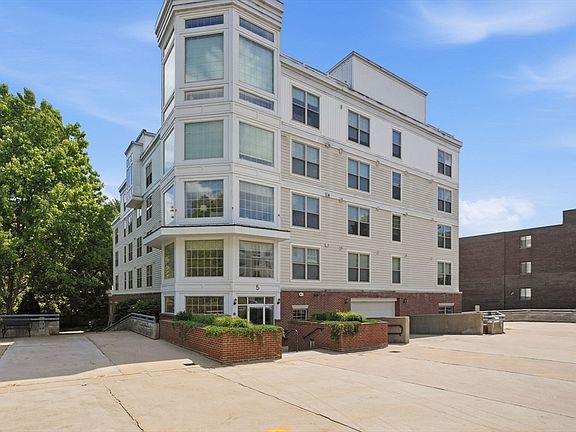 4th image of 5 Ballister St Unit 523