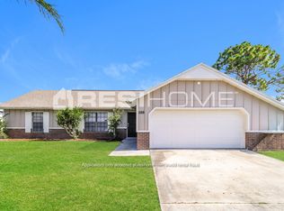 596 Delmonico St NE, Palm Bay, FL 32907