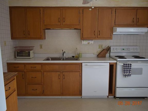 5th image of 216 McAlister Dr