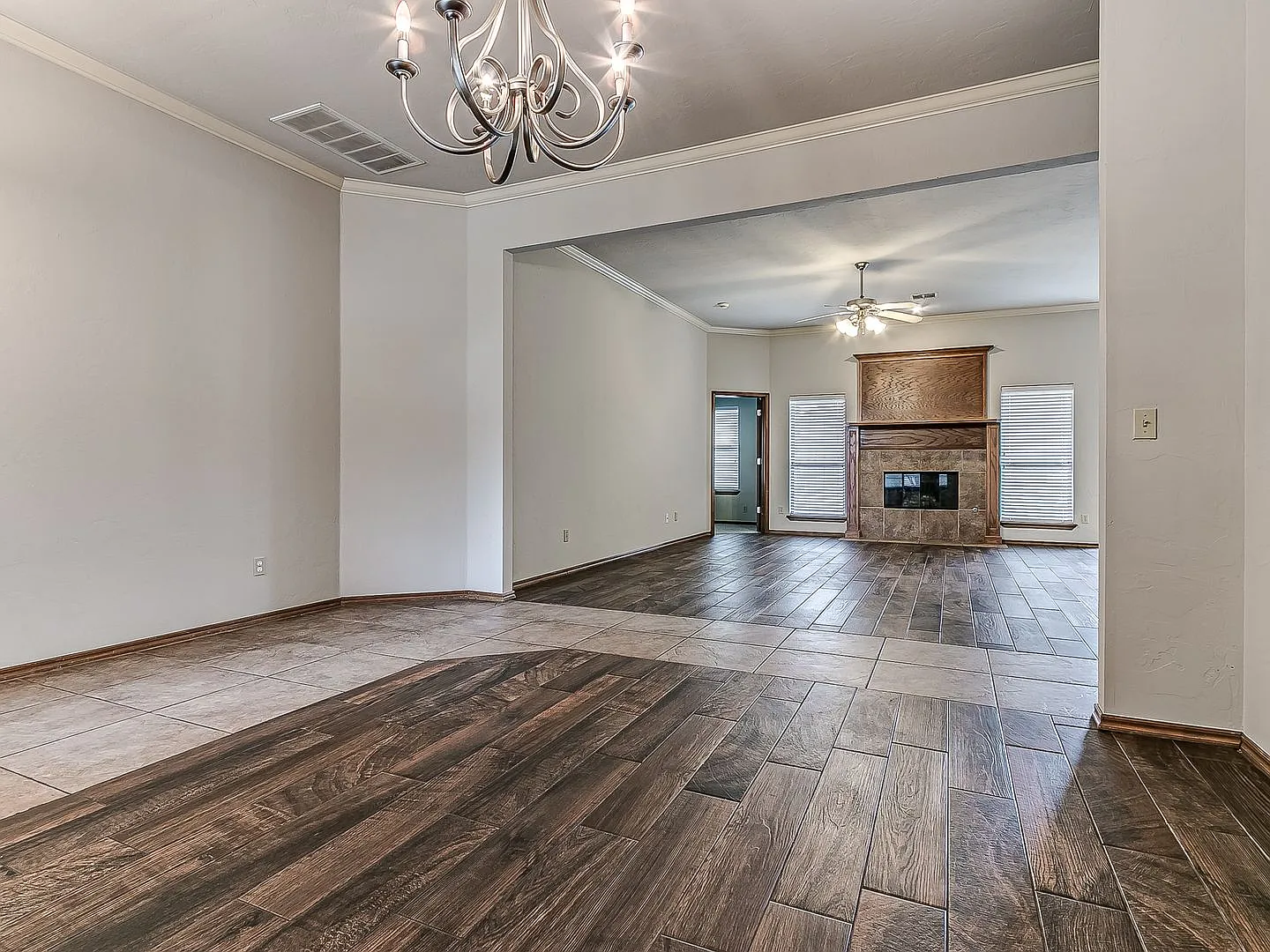 Beautiful Home + Braden Park Addition + 4 bedrooms + Deer Creek Schools — Photo 4