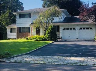 48 Sunflower Dr, Hauppauge, NY 11788