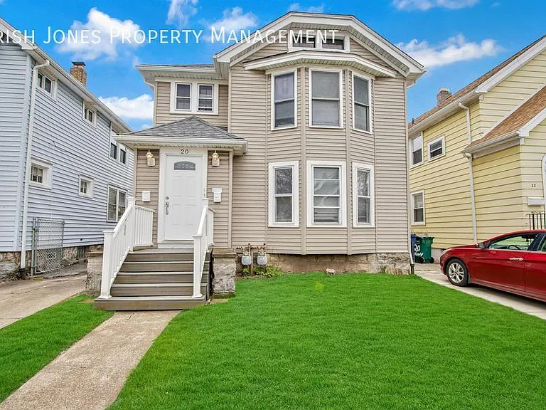 20 Avery Ave #LOWER — Photo 1