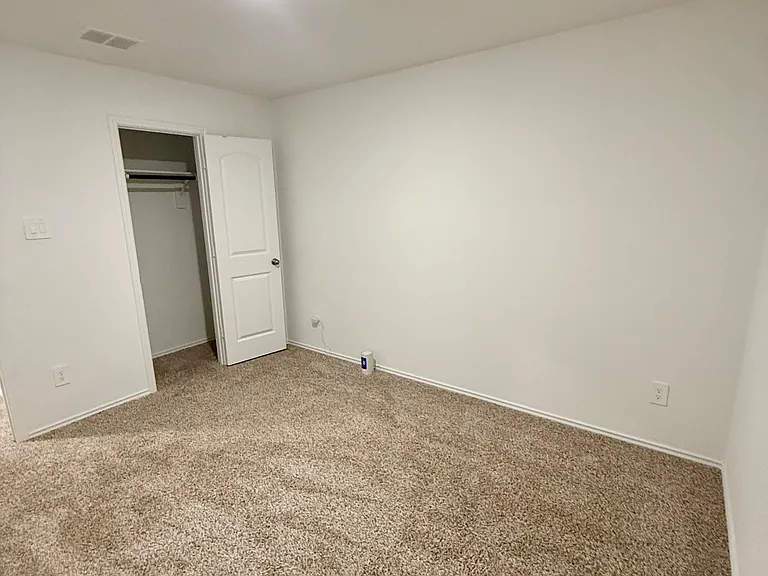 Third Picture of Room 3