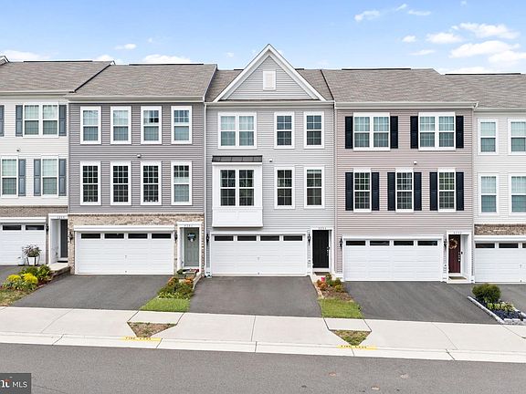2nd image of 8284 Clay Ln