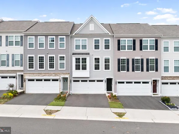 8284 Clay Ln, Manassas, VA 20110