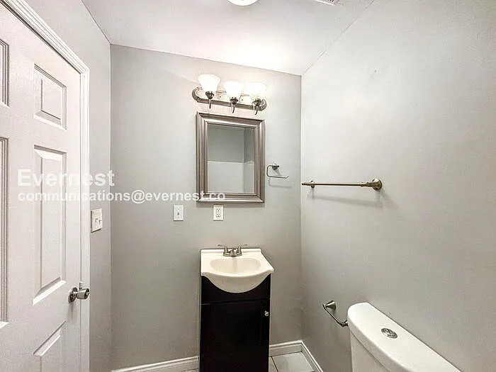 1814 Portland St — Photo 16