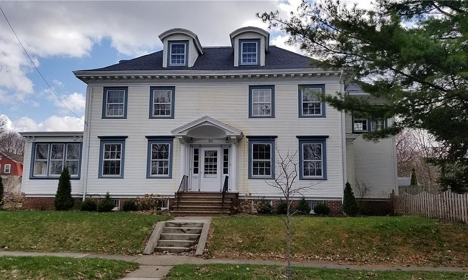 1st image of 301 Stolp Ave