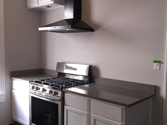 5th image of 4026 N Albany Ave #1