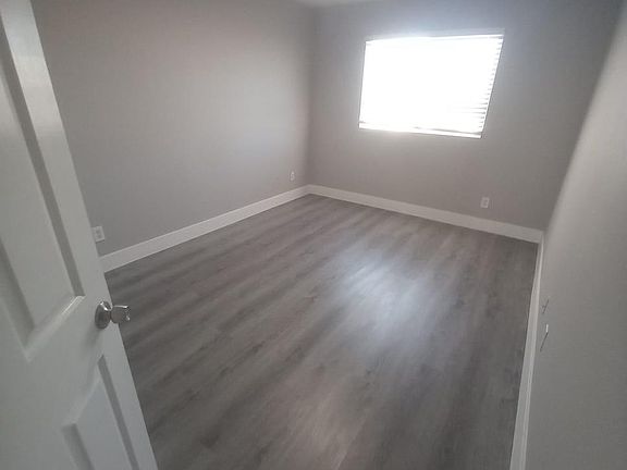 4th image of 7883 Tahoe Ridge Ct