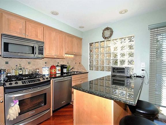 5th image of 2138 Cottingham Dr