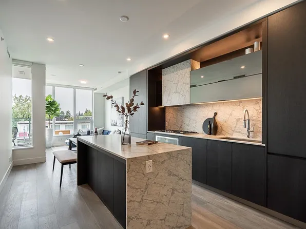 1342 Johnston Rd #317, White Rock, BC V4B 3Z7