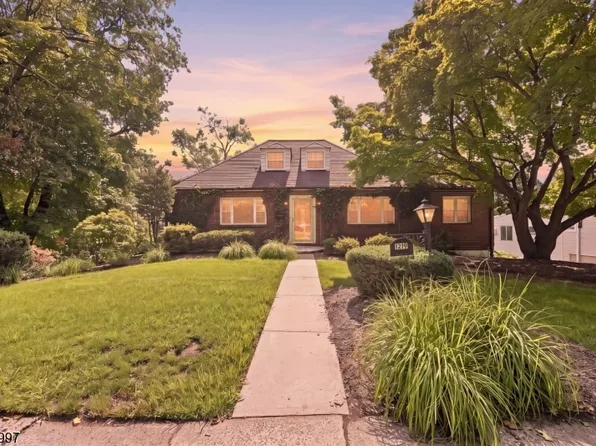 1219 Valley Rd, Clifton City, NJ 07043