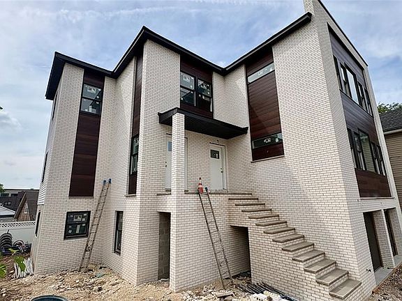 2nd image of 43 John St