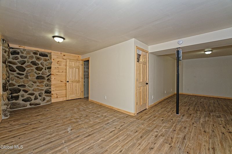 4th image of 1314 Blue Factory Hill Road