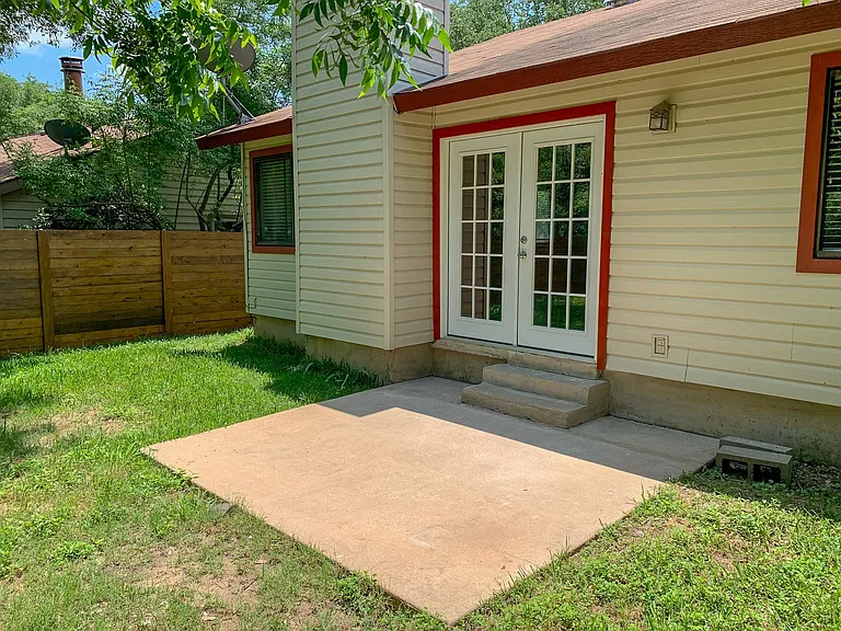 1604 Holstein Dr — Photo 24