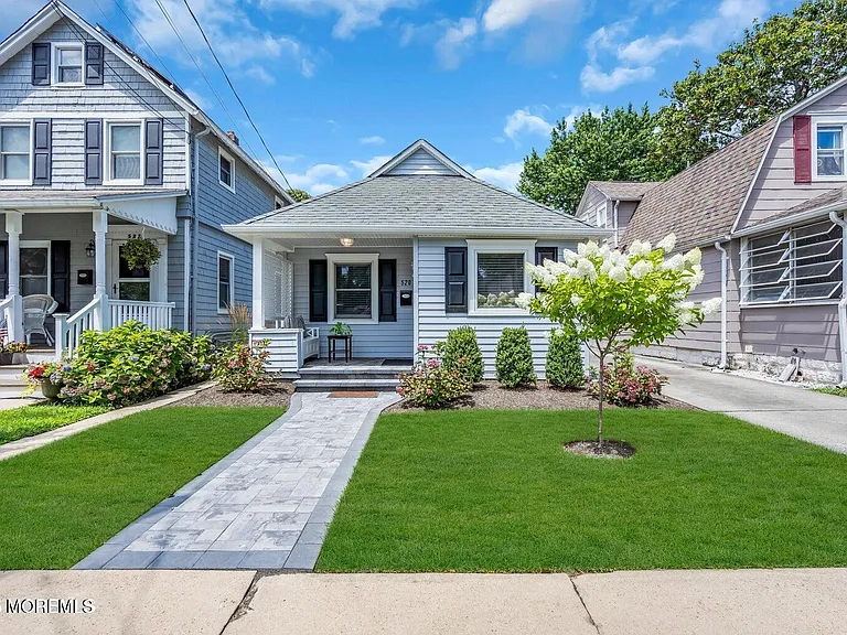 520 Brighton Ave — Photo 2