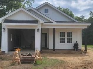 319 W Harnett St, Benson, NC 27504