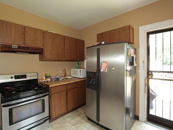4th image of 3128 W Saint Paul Ave