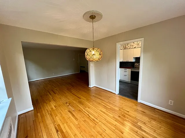 2169 NW Irving St #10 — Photo 7