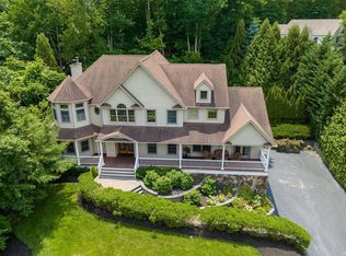 9 Preston Hollow Ct, Northport, NY 11768