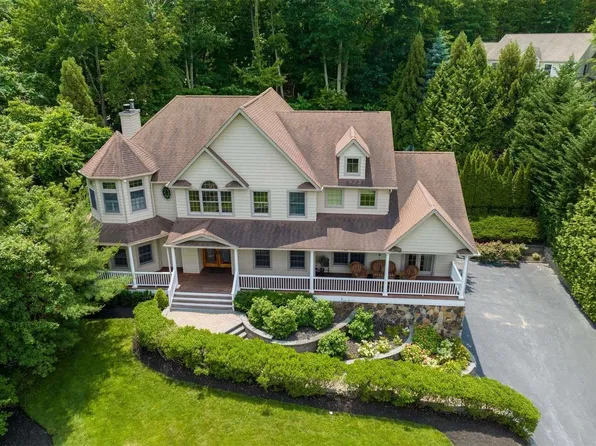 9 Preston Hollow, Northport, NY 11768