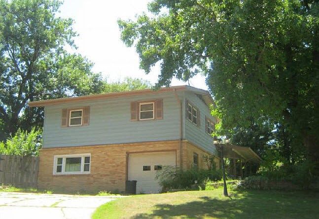 2nd image of 909 N Emerson Ave