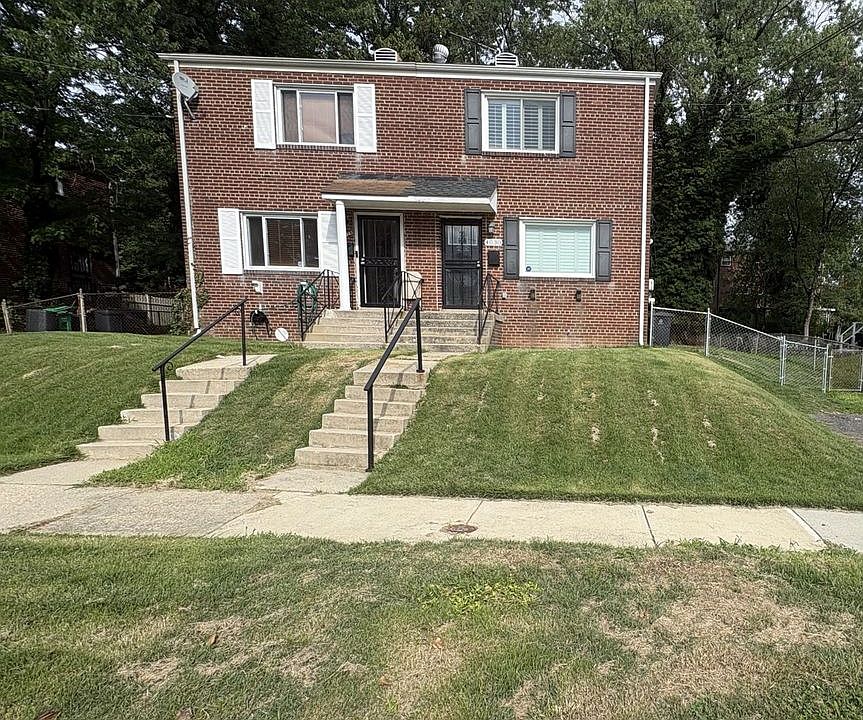 1st image of 4030 Lyons St