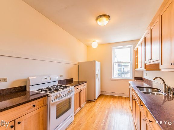 3rd image of 1440 W Jarvis Ave APT 3A
