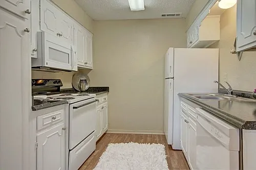 Autumn Woods Apartments Photo 1