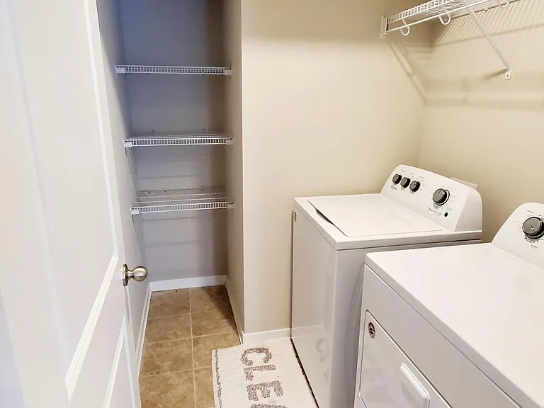 381 NE Mink Dr — Photo 20