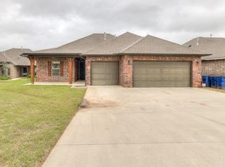 20543 Creekside Dr, Harrah, OK 73045