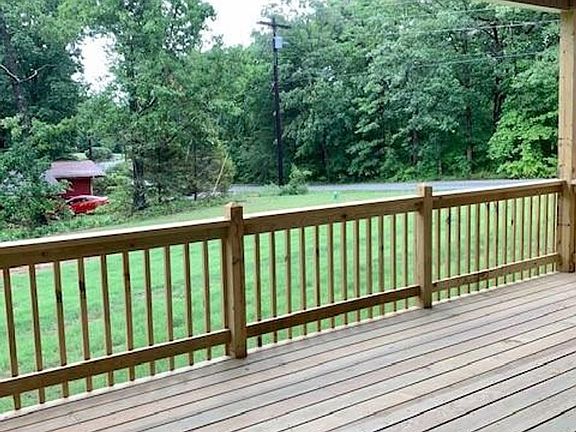 5th image of 34 Woodbridge Dr